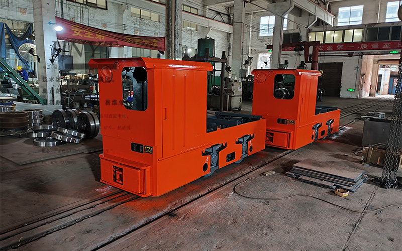 5噸蓄電池電機(jī)車(chē)發(fā)貨.jpg