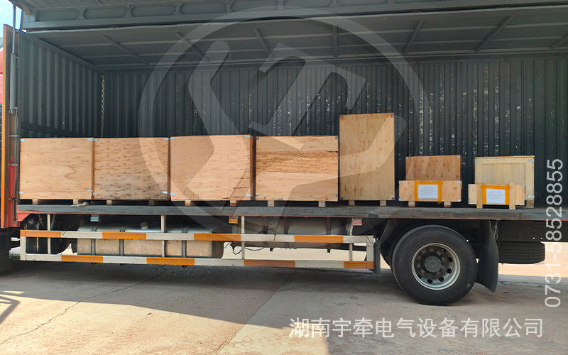 一批礦用變頻電機(jī)車配件出口海外